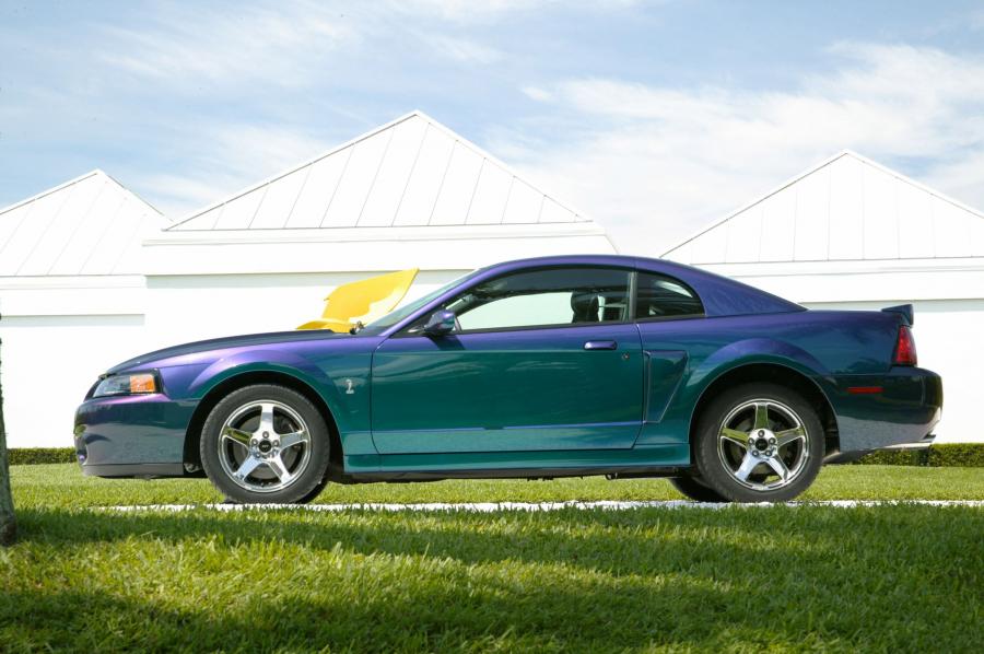  Ford Mustang SVT Cobra MystiChrome 2004 года  (фото 7 из 8)